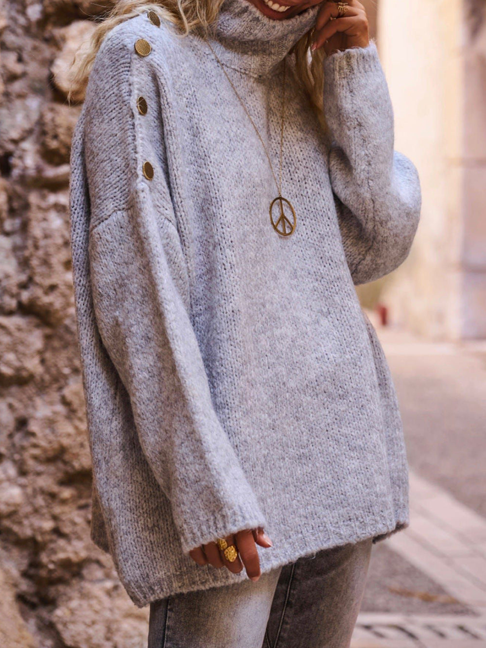 Damen Oversized Strickpullover mit hohen Kragen und dekorativen Knöpfen Drune