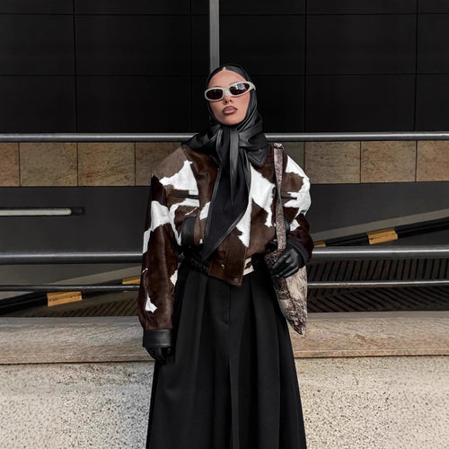 Damen modische Kurzjacke im auffälligen Kuhfell-Look mit Lederakzenten Drune