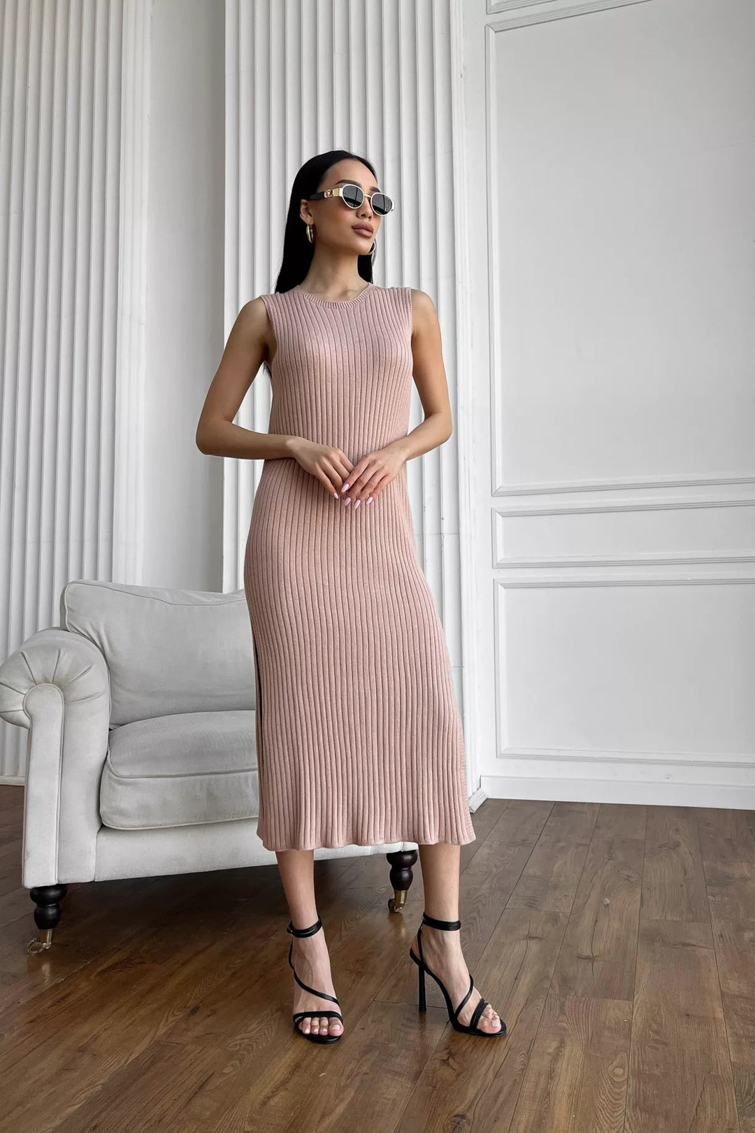 Damen elegantes, figurbetontes Strickkleid mit hohem Kragen und Rippstruktur Drune