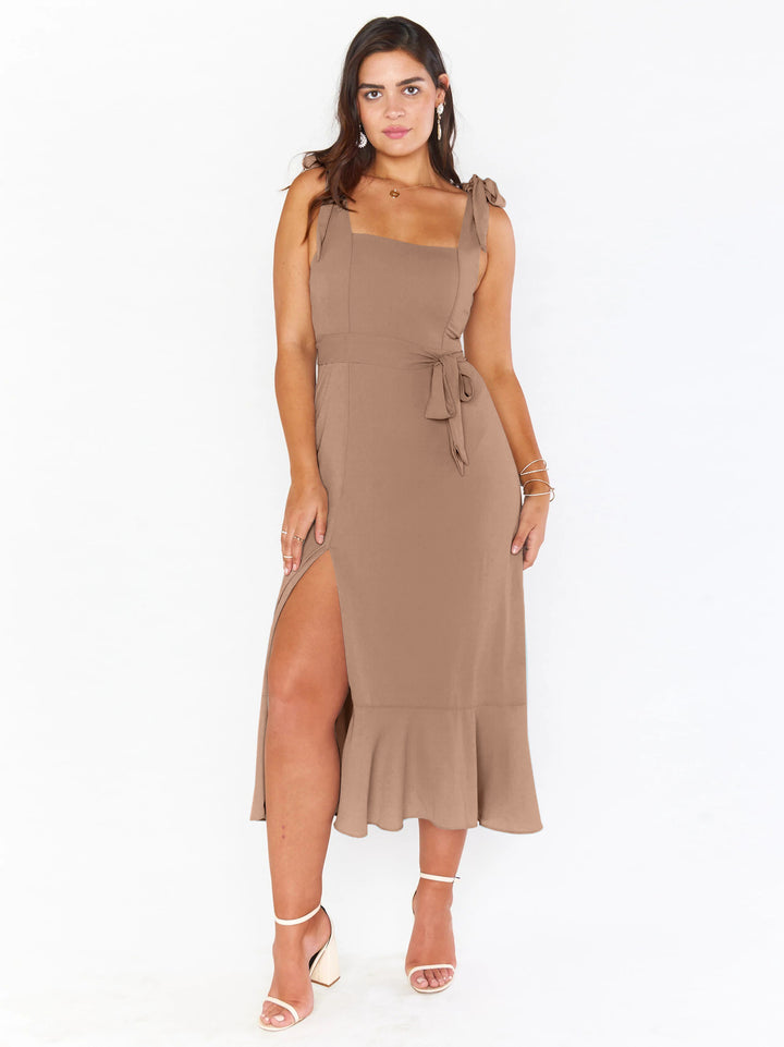 Damen Maxikleid mit elegantem Schnitt und seitlichem Schlitz Drune