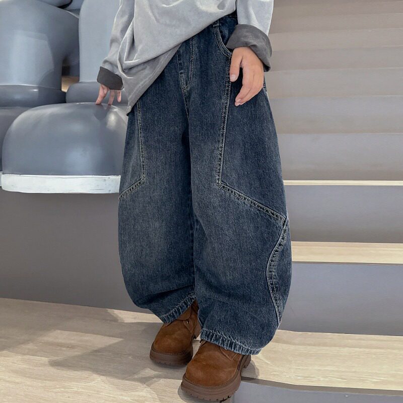 Damen weite Denim-Hose mit modernem Schnitt und einzigartigen Taschen Drune