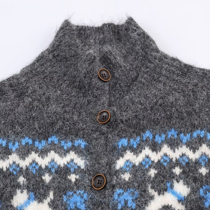 Damen Strickjacke mit traditionellem Muster und hochgeschlossenem Kragen Drune