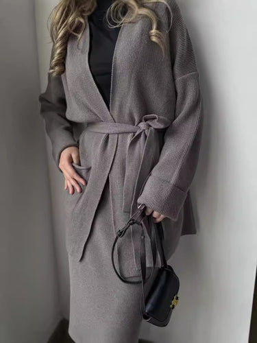 Damen elegantes Bleistiftkleid mit modischer Blazerjacke und praktischen Taschen Drune