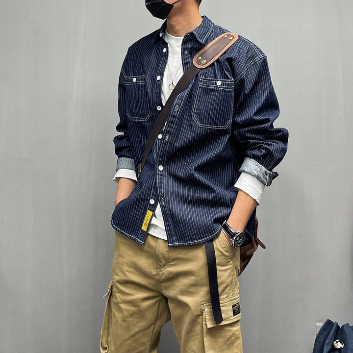 Herren lässiges Denim-Hemd mit vertikalem Streifenmuster und praktischen Brusttaschen Drune