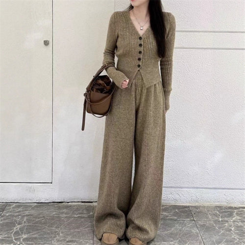 Damen Strickanzug mit V-Ausschnitt und Knopfdetails Drune