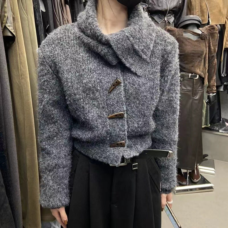 Damen Strickjacke mit stilvollem Kragen und dekorativen Knöpfen Drune