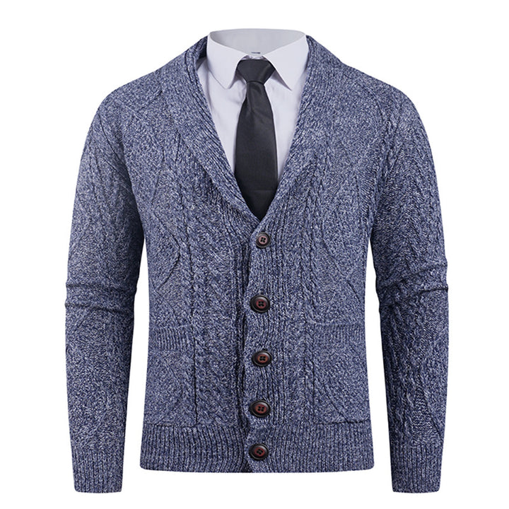 Herren nan Strickcardigan mit Schalkragen, Zopfmuster, aufgesetzten Taschen und Knopfleiste Drune