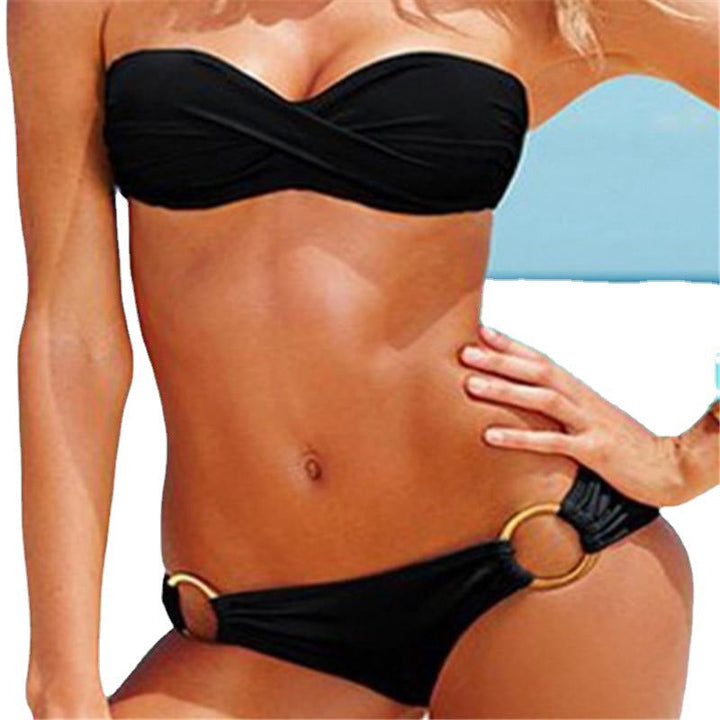 Damen Bandeau-Bikini mit elegantem Wickeldesign und goldenen Akzenten Drune