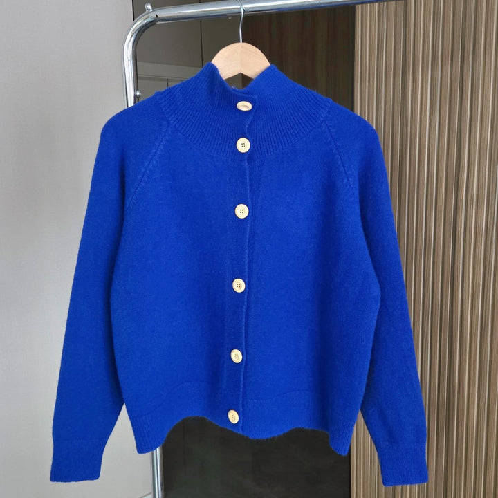 Damen Strickjacke mit hohem Kragen und großen Knöpfen Drune