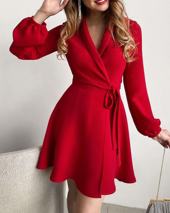 Damen Wickelkleid mit floralem Design und eleganter Silhouette Drune