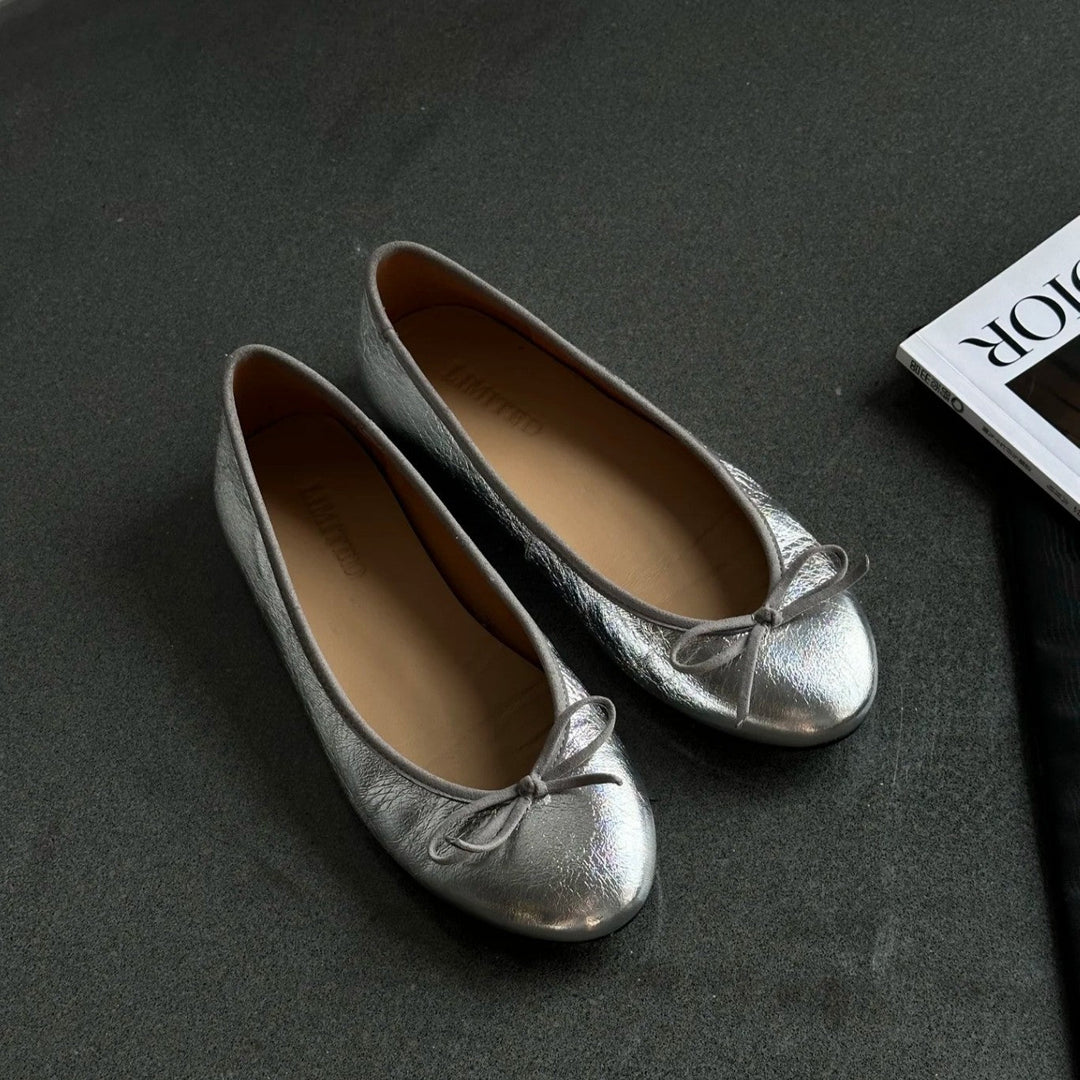 Damen Ballerina-Schuhe mit glänzender Oberfläche und verspieltem Schleifenakzent Drune