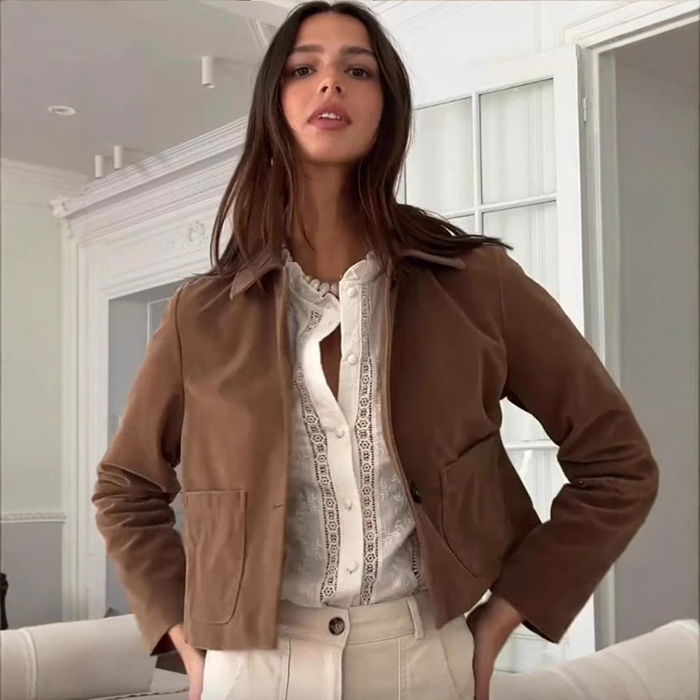 Damen modische Kurzjacke mit hochgeschlossenem Kragen und praktischen Taschen Drune