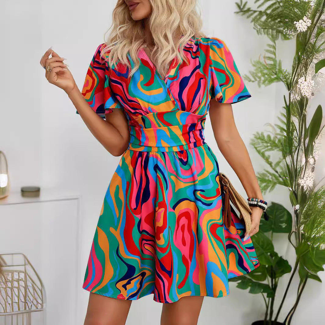 Damen Kurzarmkleid mit farbenfrohem Wellenmuster und taillierter Silhouette Drune