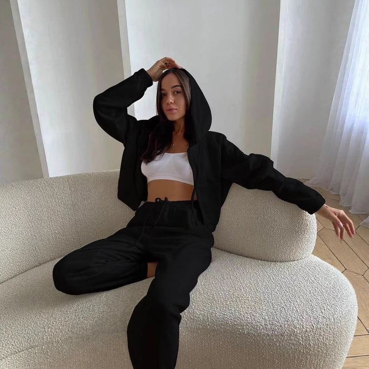 Damen sportliches Kapuzen-Set mit cropped Oberteil und bequemen Jogginghosen Drune