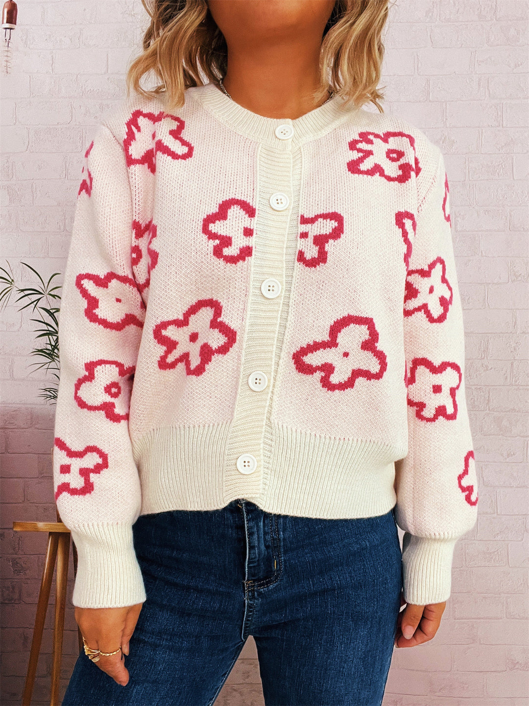 Damen Strickjacke mit floralem Muster und Knopfverschluss Drune