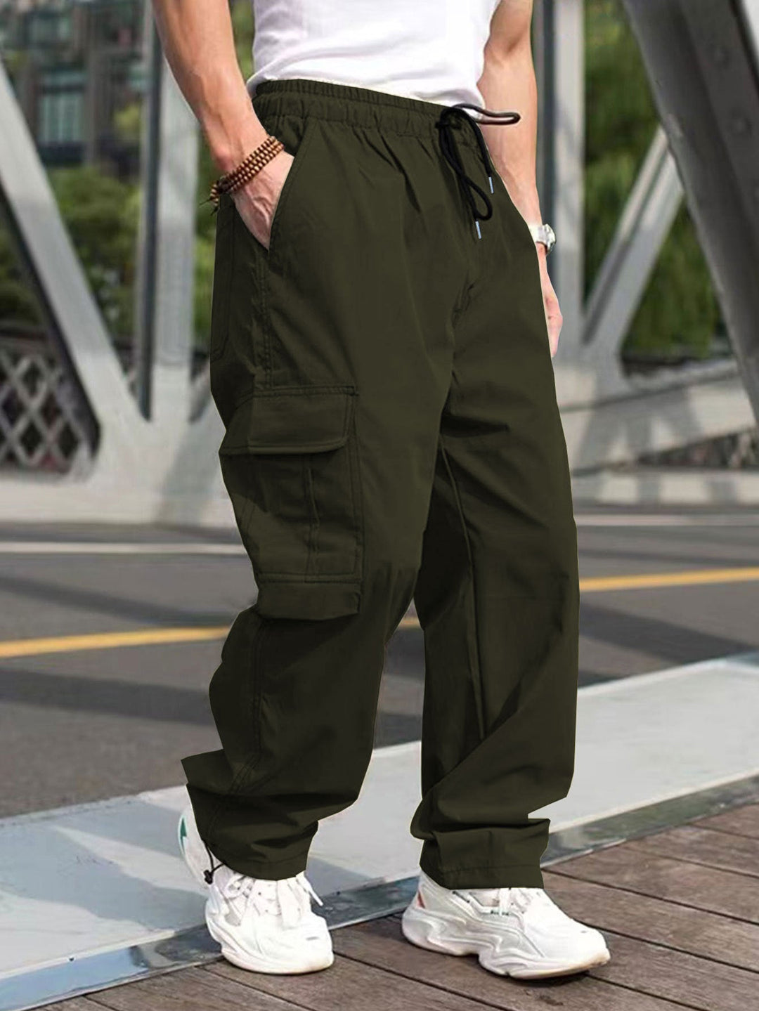 Herren Cargo-Hose mit vielen funktionalen Taschen und lockerer Passform Drune