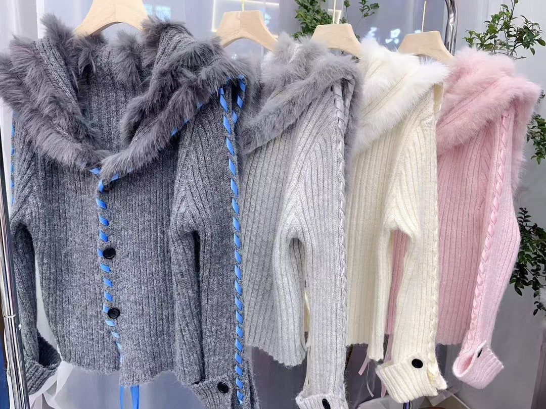 Damen Strickjacke mit Kapuze und dekorativem Kunstfell Drune