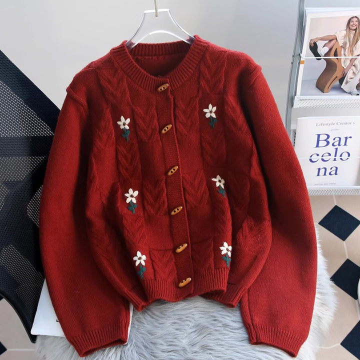 Damen Strickjacke mit floralem Zopfmuster und Holzknöpfen Drune