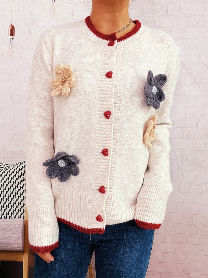 Damen Strickjacke mit floralem Design und dekorativen Herzknöpfen Drune