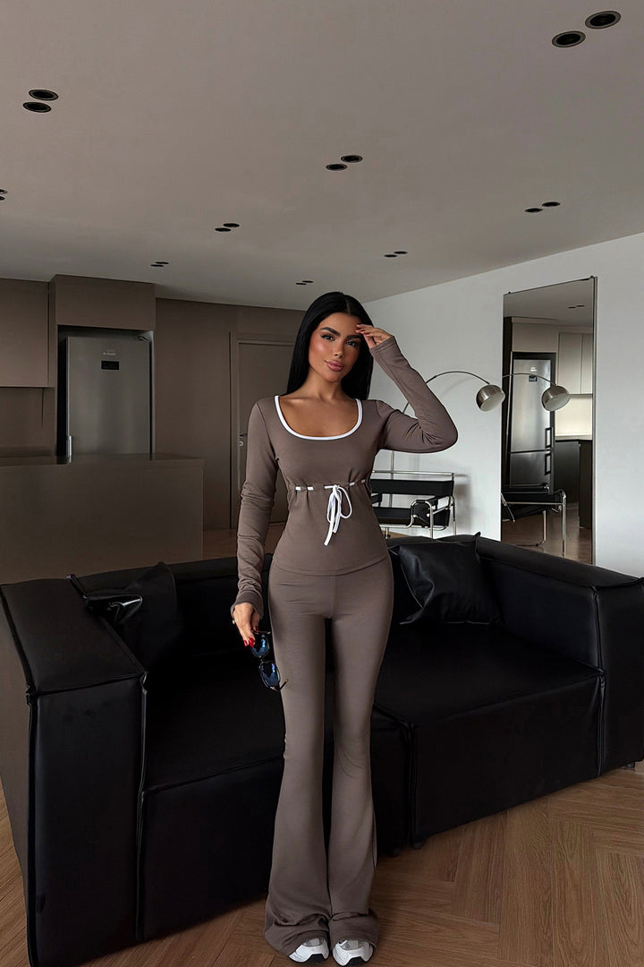 Damen eleganter Jumpsuit mit tiefem V-Ausschnitt und taillierter Silhouette Drune