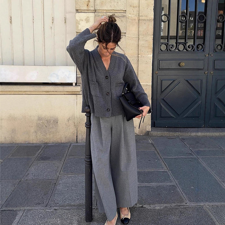 Damen lässige Strickjacke mit tiefem V-Ausschnitt und praktischen Taschen Drune