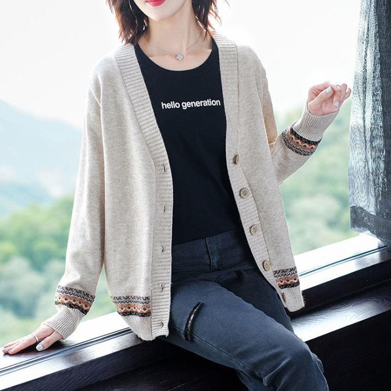 Damen Strickjacke mit kunstvollen Stickdetails und Knopfverschluss Drune