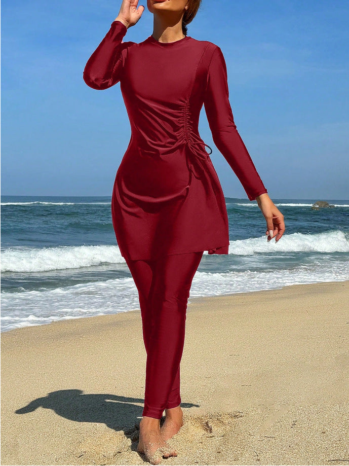 Damen Sportliches Strandoutfit mit figurbetonendem Kleid und langen Leggings Drune