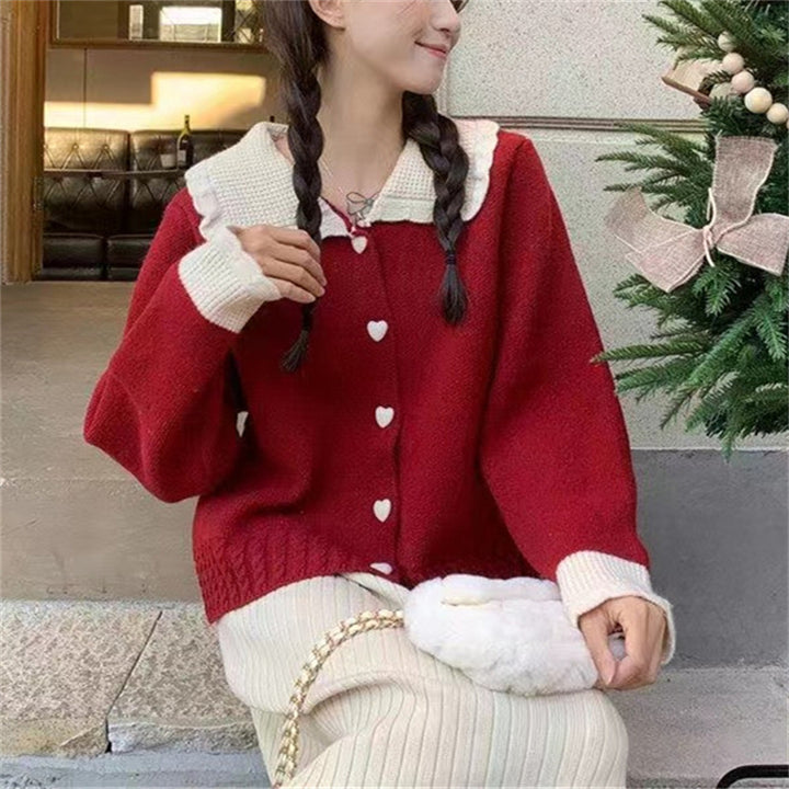 Damen Strickjacke mit Herzknöpfen und apartem Rüschenkragen Drune