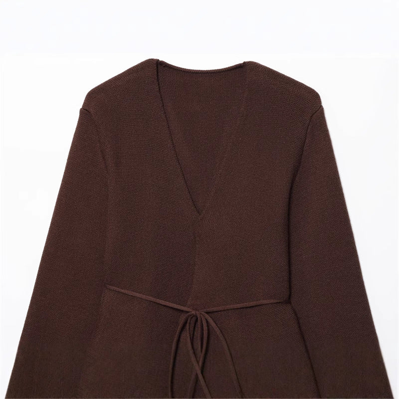 Damen modischer V-Ausschnitt Strickpullover mit taillierbarem Bindegürtel Drune