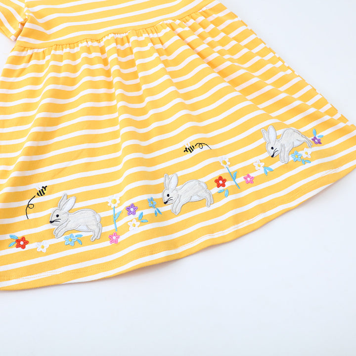 Mädchen Freizeitkleid mit gestreiftem Design und zauberhaften Hasen-Applikationen Drune