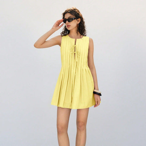 Damen Freizeitkleid mit modernem Faltenwurf und dekorativen Kordelzügen Drune