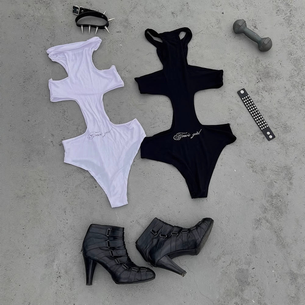 Damen Einteiler mit Kapuze und seitlichem Cut-Out Drune