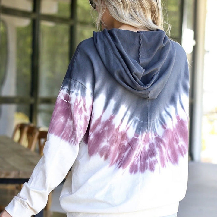 Damen Hoodie mit buntem Batikmuster und praktischer Kängurutasche Drune