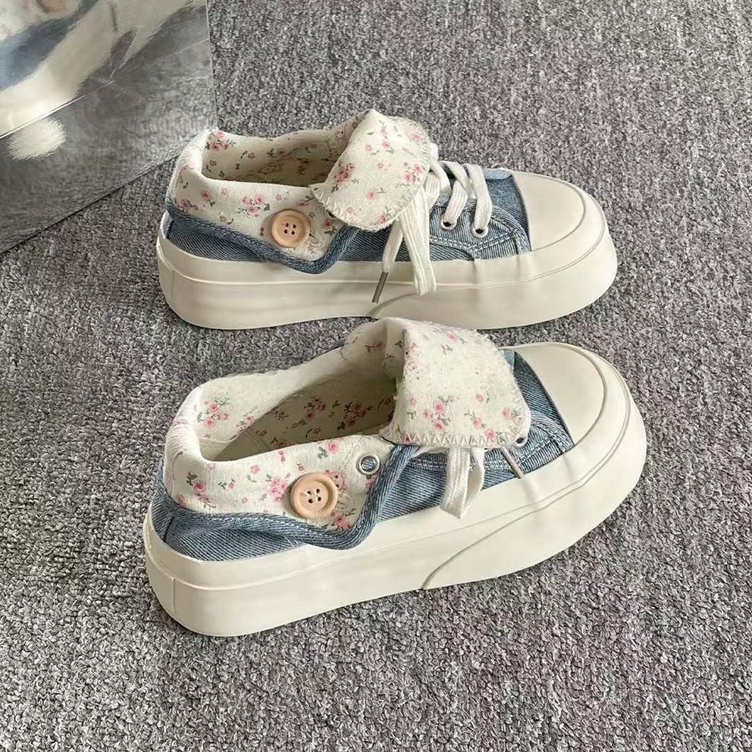 Damen Modische Sneakers mit besonderen Knopf-Details und verspieltem Karomuster Drune