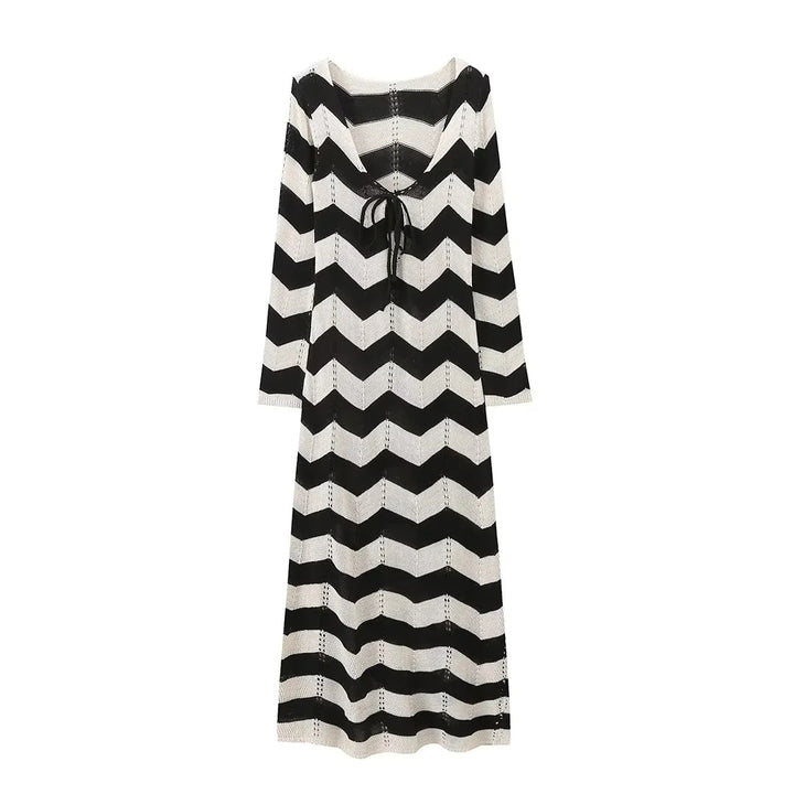 Damen Strickkleid mit modernem Zickzackmuster und tiefem V-Ausschnitt Drune