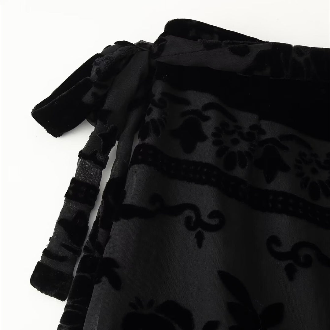 Damen eleganter Samtrock mit fransenverzierten Details und seitlichem Bindegürtel Drune