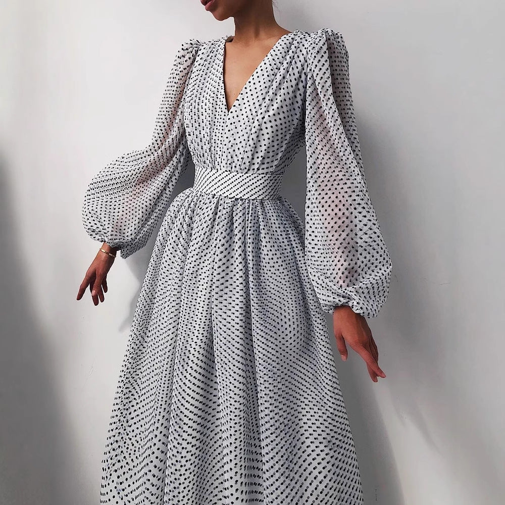 Damen Kleid mit transparentem Puffärmel und floralem Punkte-Design Drune