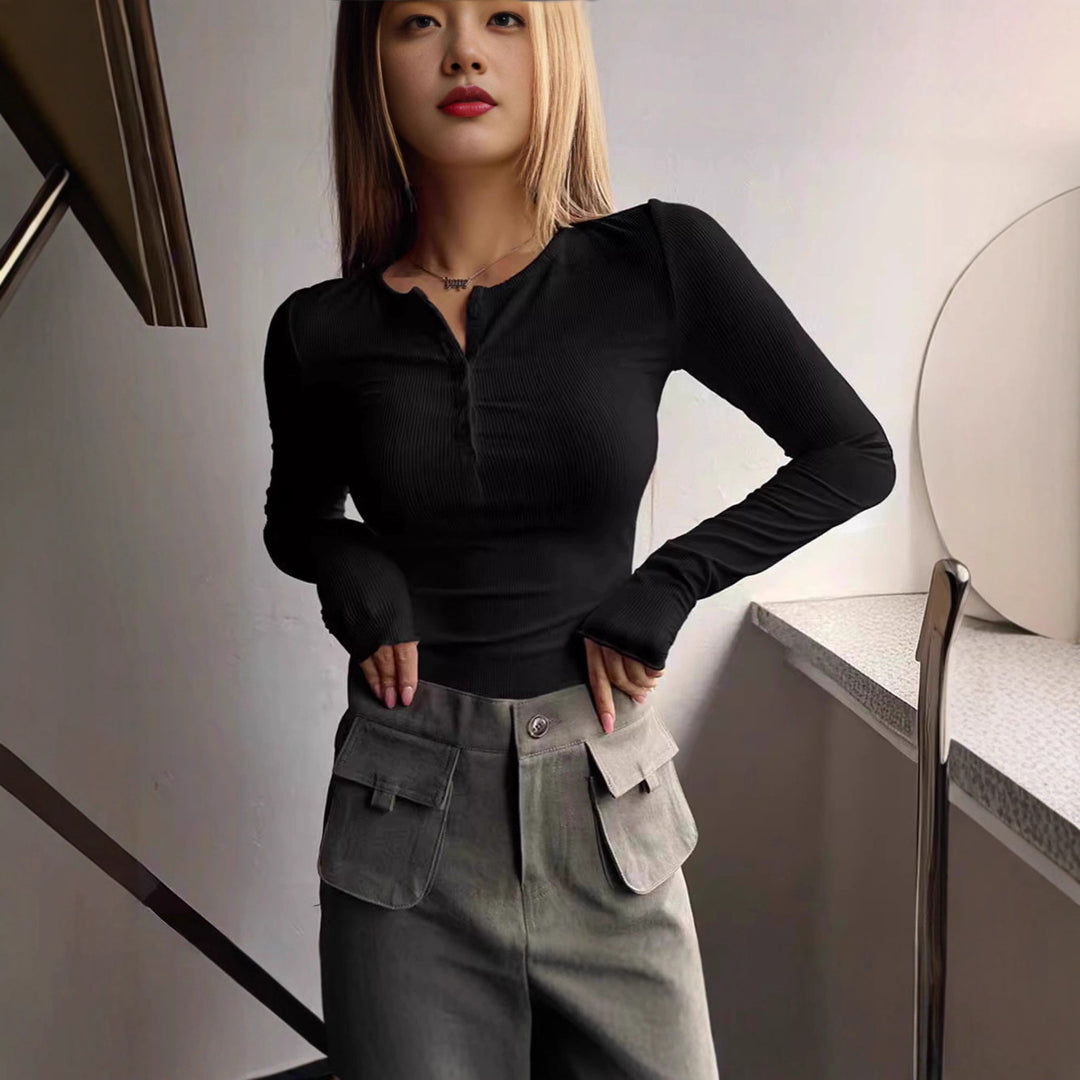 Damen Langarmshirt mit strukturiertem Rippenmuster und strategischem Knopfverschluss Drune
