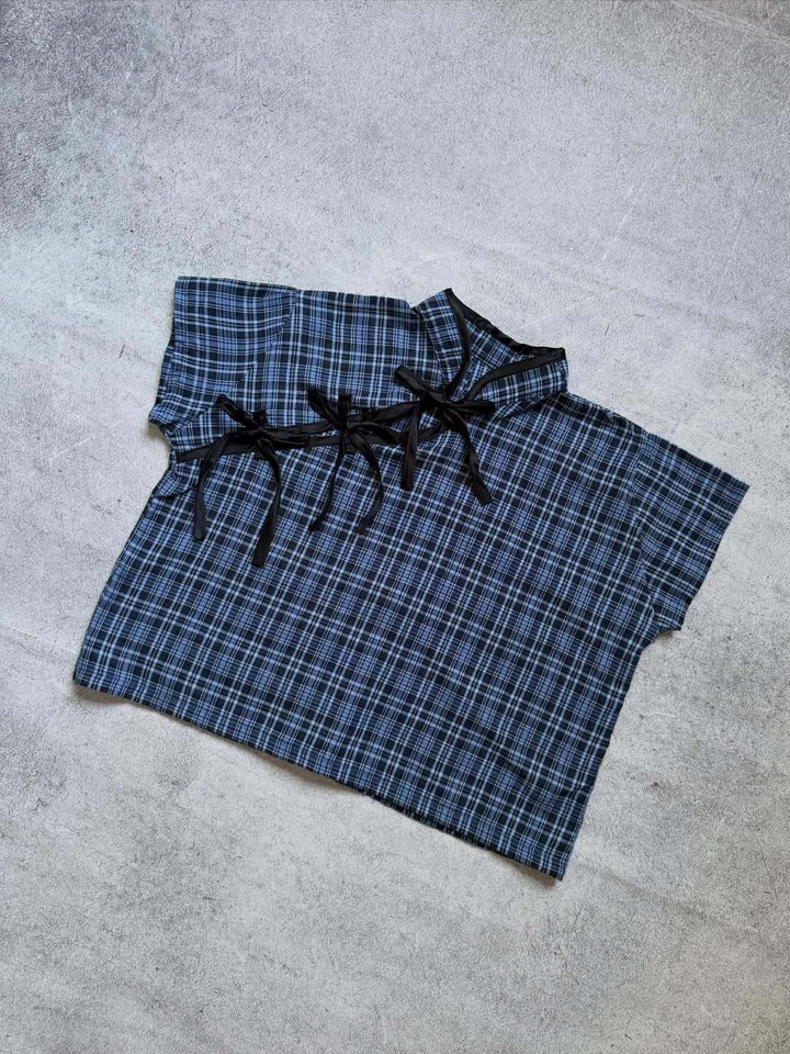 Damen Urbanes Karo-Top mit raffinierten Rüschendetails Drune