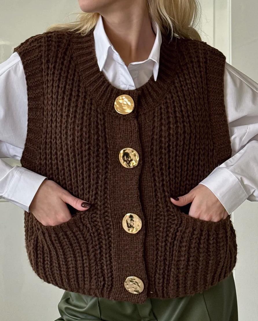 Damen Strickweste mit Knopfdetaillierung und praktischen Taschen Drune