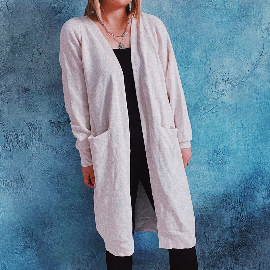 Damen lässige Strickjacke mit tiefem Schnitt und praktischen Taschen Drune