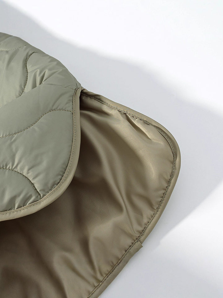 Damen gesteppte Übergangsjacke mit sanfter Stofftextur und praktischen Druckknöpfen Drune