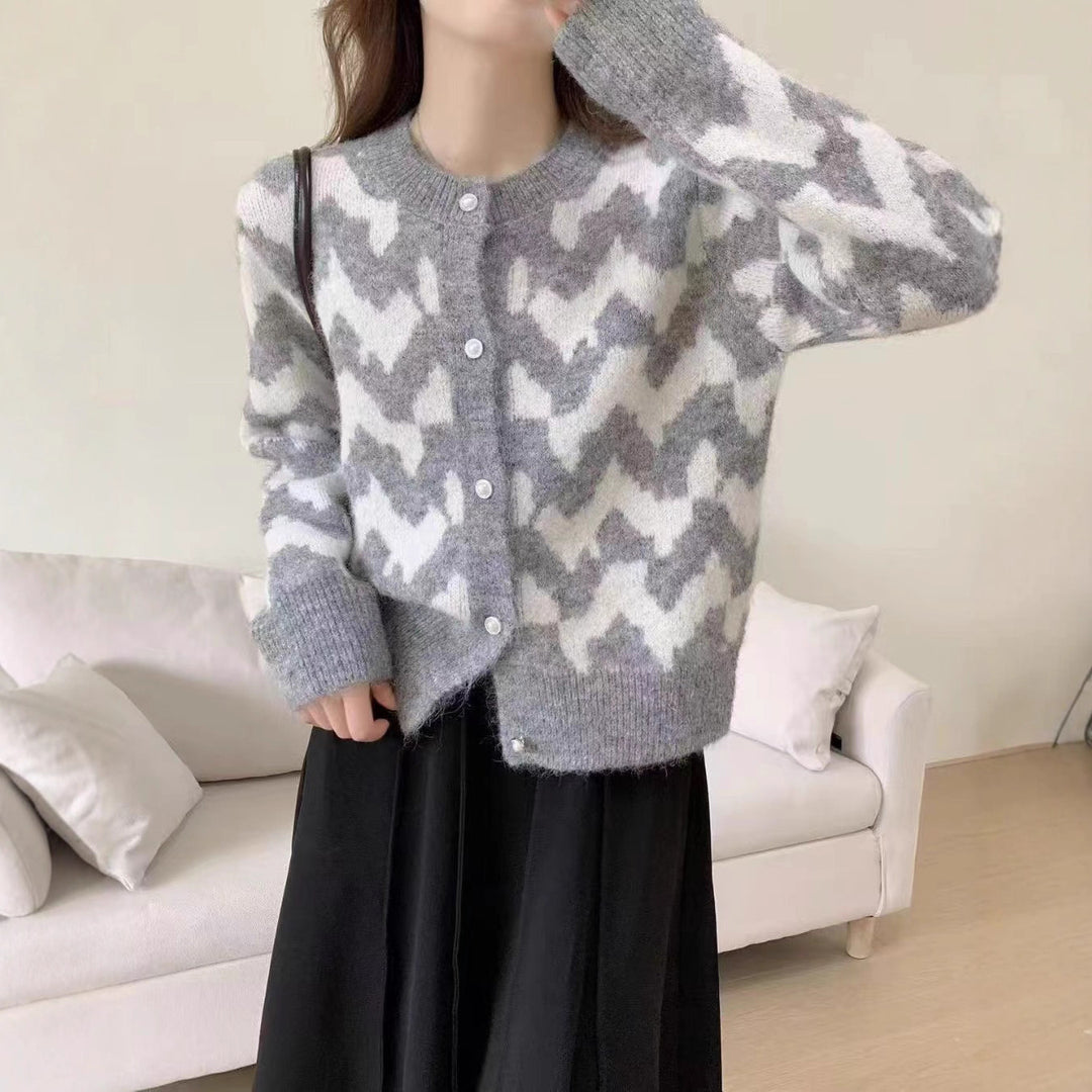 Damen Strickjacke mit modernem Zickzackmuster und dekorativen Knöpfen Drune