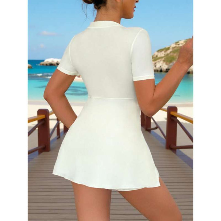 Damen elegantes Strandkleid mit dekorativem Blumenakzent Drune