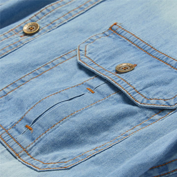 Herren nan Jeanshemd mit doppelten Brusttaschen, klassischem Kentkragen und robusten Ziernähten Drune