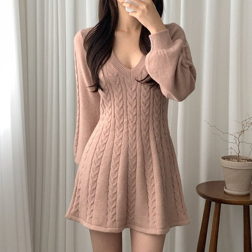 Damen Strickkleid mit V-Ausschnitt und Zopfmuster Drune