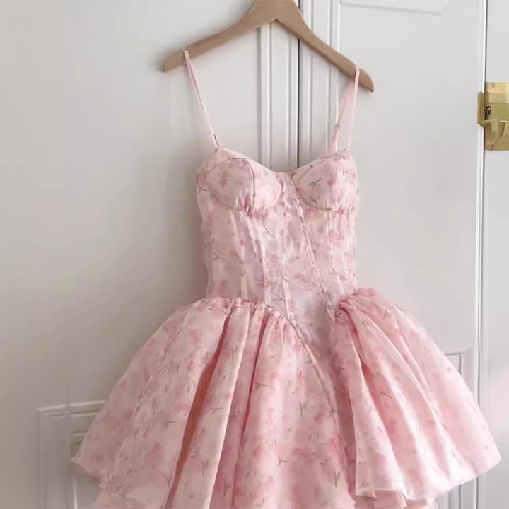 Damen Cocktailkleid mit trägerlosem Oberteil und schwingendem Tüllrock Drune