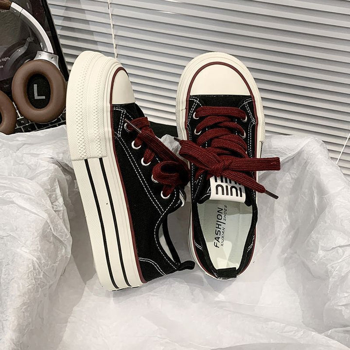 Damen Canvas Sneakers mit kontrastierenden Details und bequemen Schnürsenkeln Drune