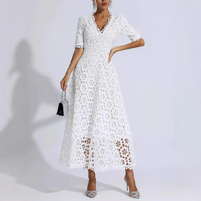 Damen Midi Kleid mit floralen Stickereien und V-Ausschnitt Drune
