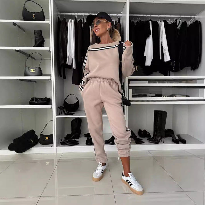 Damen sportliches Fleece-Lounge-Set mit praktischen Seitentaschen und kontrastierenden Streifen Drune